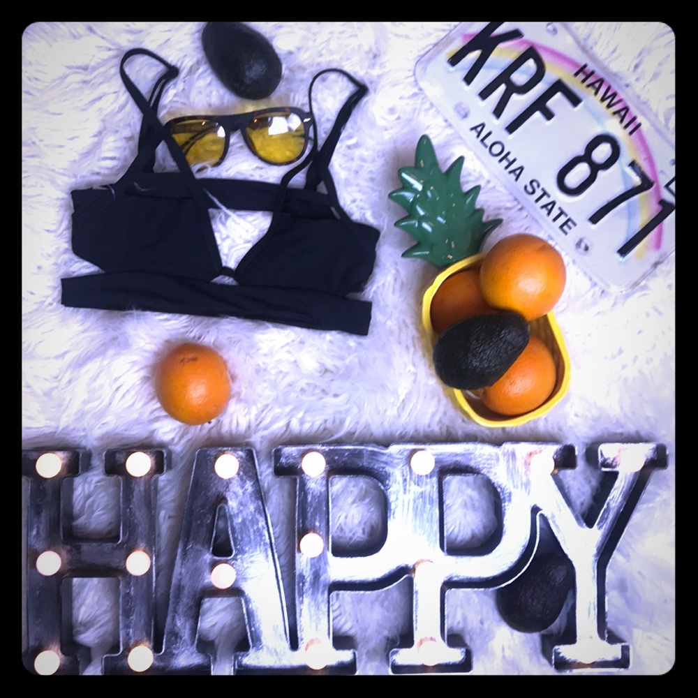 Small black Tavik bikini top !